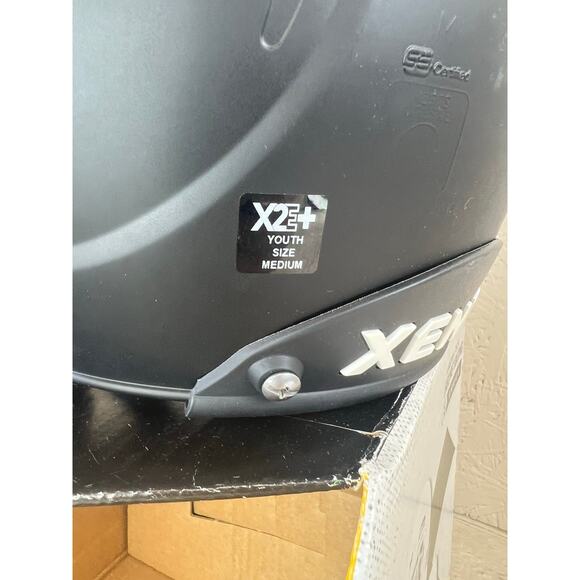 Xenith X2E+ Youth Football Helmet – Medium Standard Fit – NEW - OPEN BOX - Picture 5 of 10